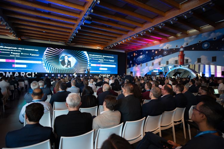 Uczestnicy konferencji Comarch User Group 2026 na sali prelekcyjnej podczas prezentacji multimedialnej.