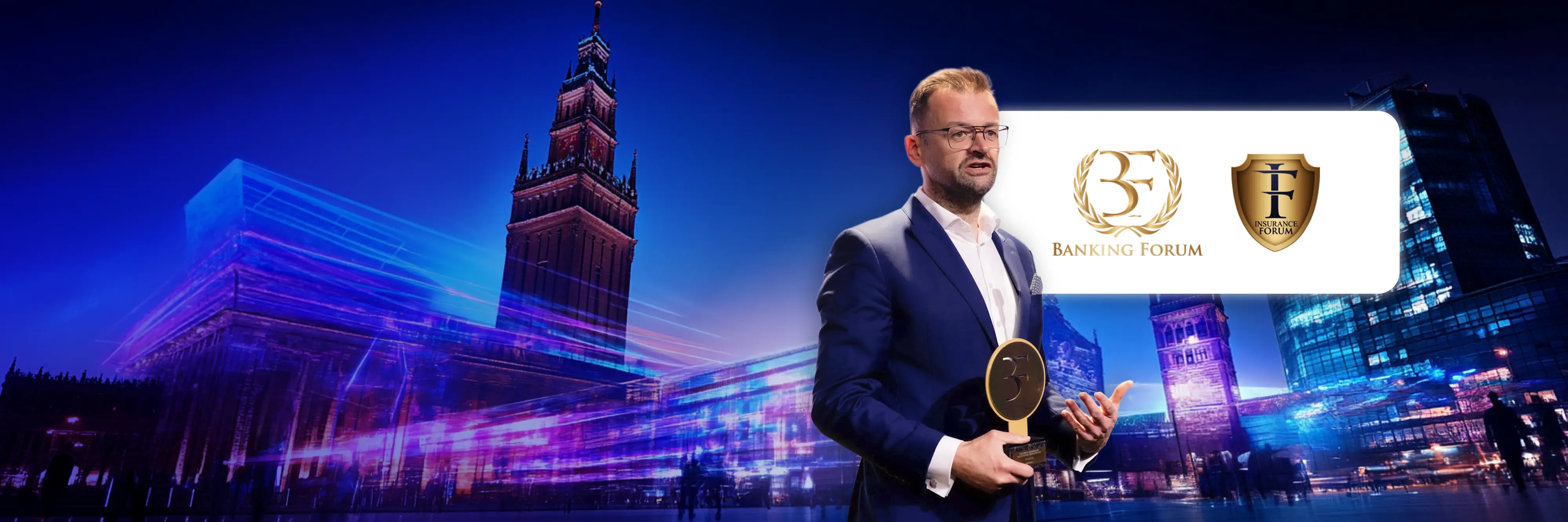 Mężczyzna z nagrodą Banking Forum