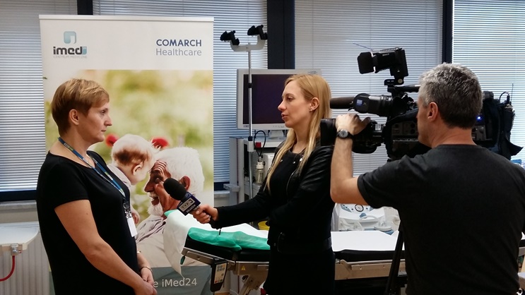 Prezentacja telekonsultacji z lekarzem specjalistą w Centrum Medycznym iMed24 aparatury telemedycznej i wykonywania badań