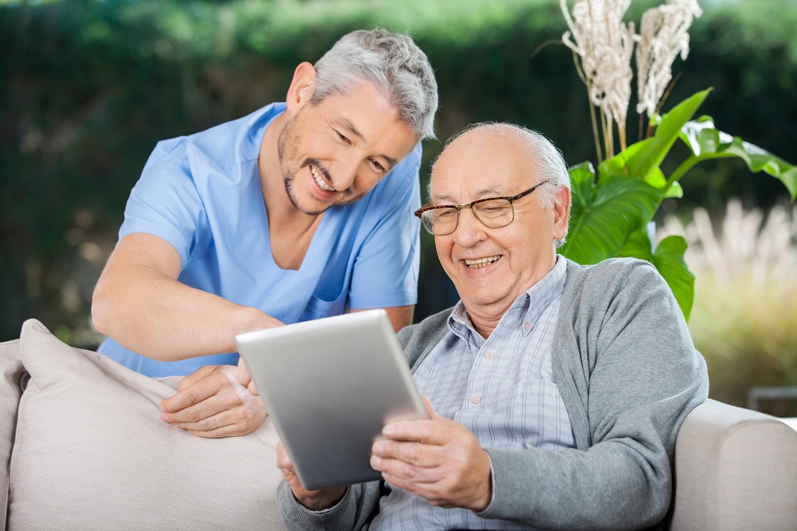 rozwiązania dla seniorów i osób niesamodzielnych od Comarch Healthcare