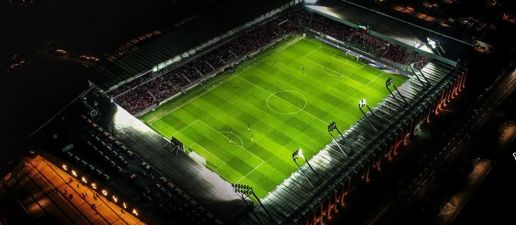 Robert Platek został większościowym akcjonariuszem KS Cracovia S.A. Comarch S.A. - dotychczasowy właściciel „Pasów”, będzie zaangażowany w działalność Cracovii jako jej sponsor. Mniejszościowym akcjonariuszem klubu zostanie pani Elżbieta Filipiak