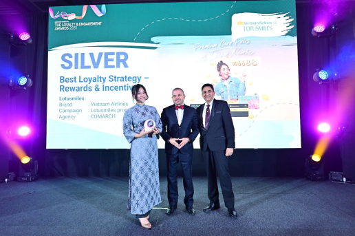 Comarch i Vietnam Airlines z nagrodą Silver na Loyalty & Engagement Awards 2025 w Singapurze