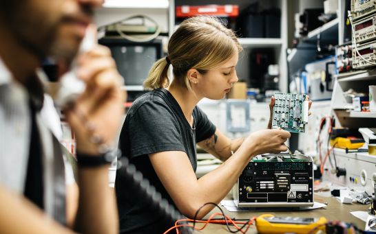 Monitoring i optymalizacja zużycia zasobów przy pomocy nowoczesnych technologii Przemysłu 4.0