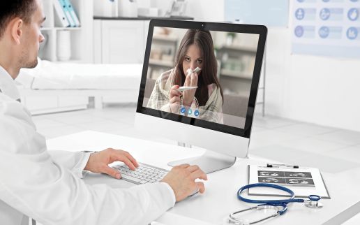 Prezentacja telekonsultacji z lekarzem specjalistą w Centrum Medycznym iMed24