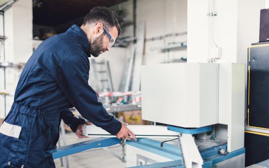 Od szafy kartotekowej do systemu elektronicznego obiegu dokument&oacute;w 