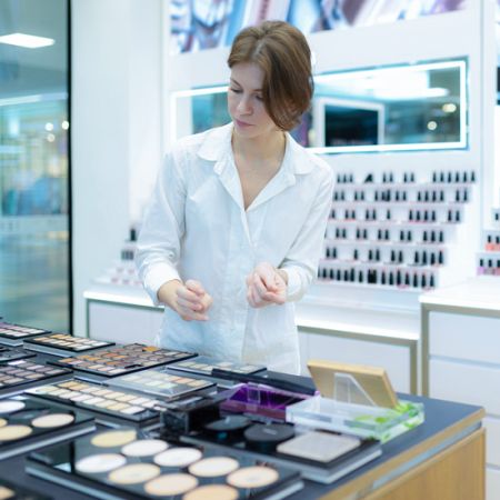 Produkcja kosmetyków i sprzedaż: drogerie, sieci przez platforma B2B - e sklep