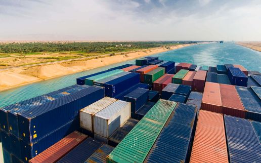 Czy zablokowany kanał Sueski ma coś wspólnego z faktoringiem? O tym, jak „zatory” płatnicze przeszkadzają w prowadzeniu biznesu